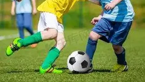 曼联挑战连胜奇迹！维拉主场迎硬仗，阿玛德领衔四将缺席，谁能续写辉煌？